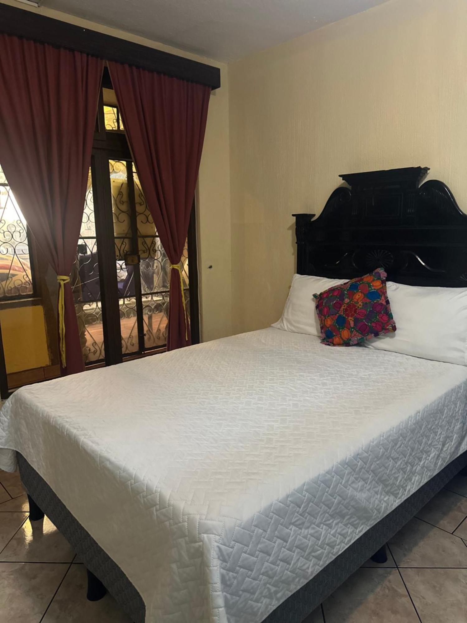 Don Valentino Hotel Antigua Luaran gambar