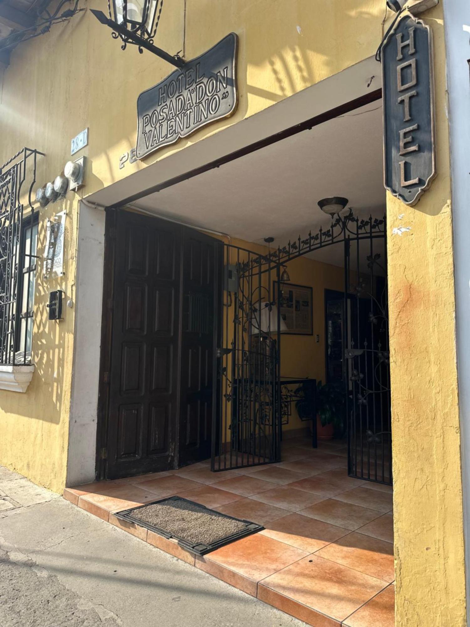 Don Valentino Hotel Antigua Luaran gambar