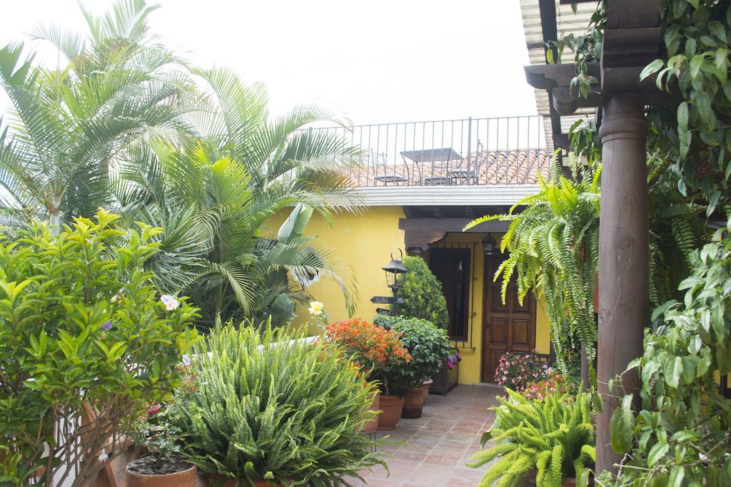 Don Valentino Hotel Antigua Luaran gambar
